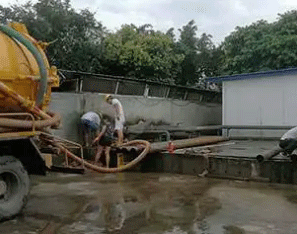 民权抽化粪池自动清理的方法